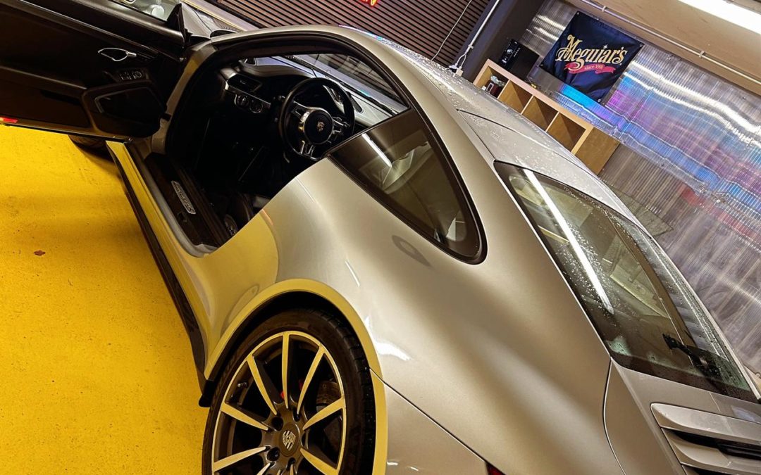 Lustrage de carrosserie: astuces de pro à Morges